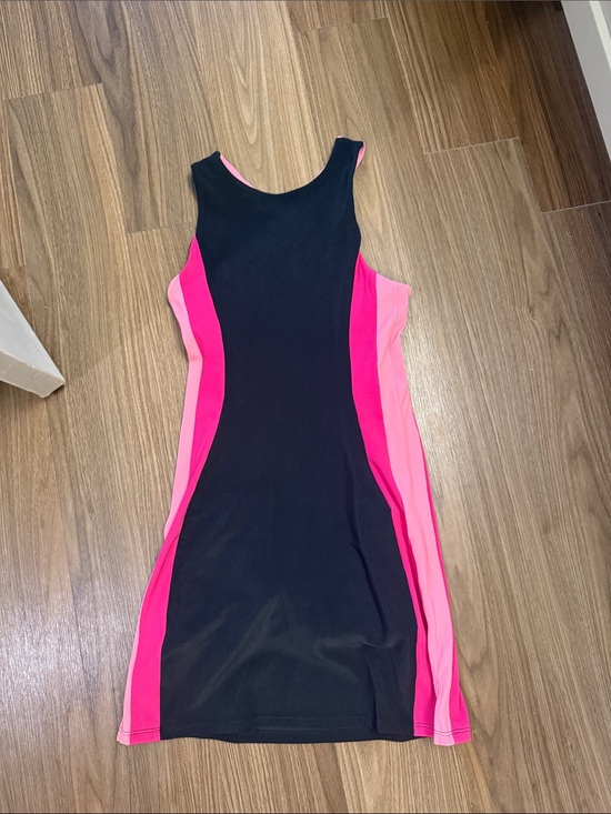 Beach Riot Dresses & Skirts - Beach Riot Black *cute back* Colorblock Athletic Dress